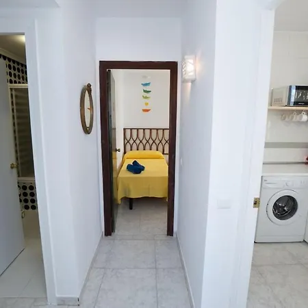 Delfin 5-8 Menyber Apartament *
