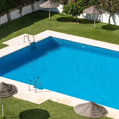 Delfin 5-8 Menyber Apartament