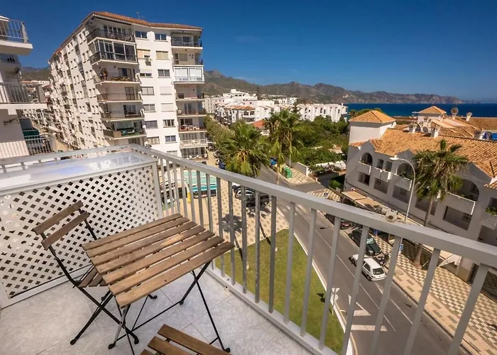 Delfin 5-8 Menyber アパート *